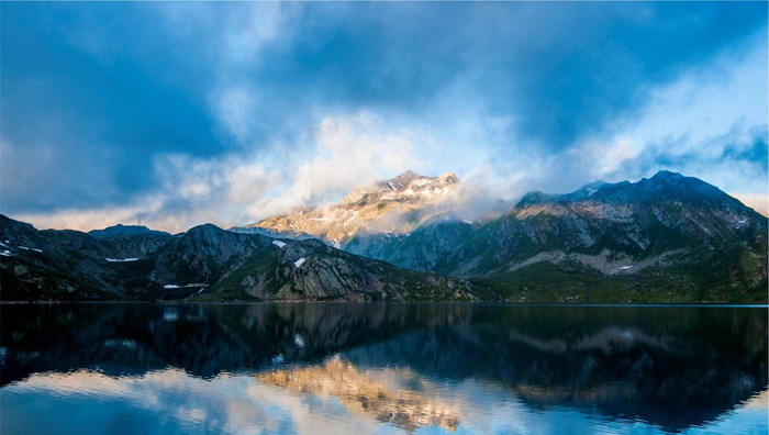 四张群山高山山峰PPT背景图片